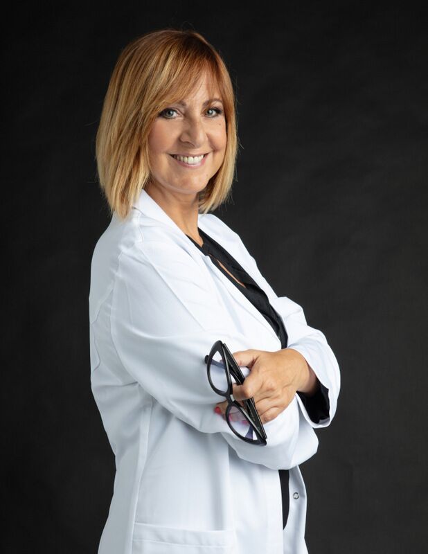 debora villa