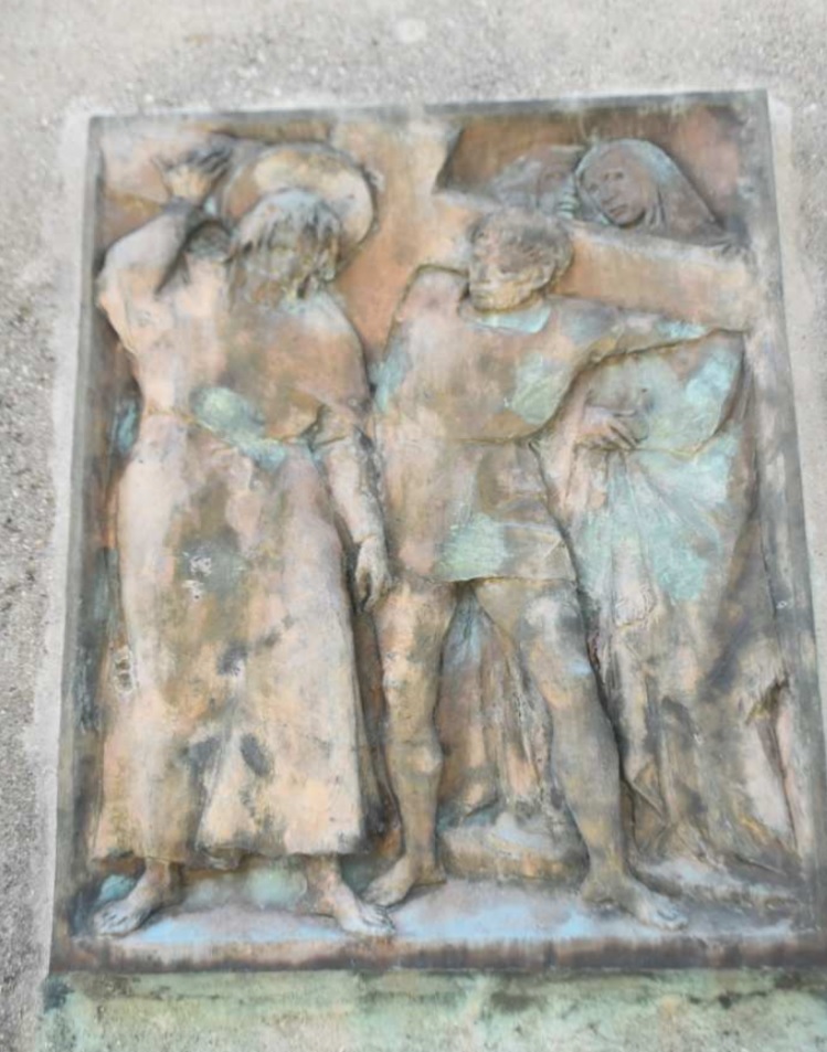 2103 cimitero rancio bassorilievo