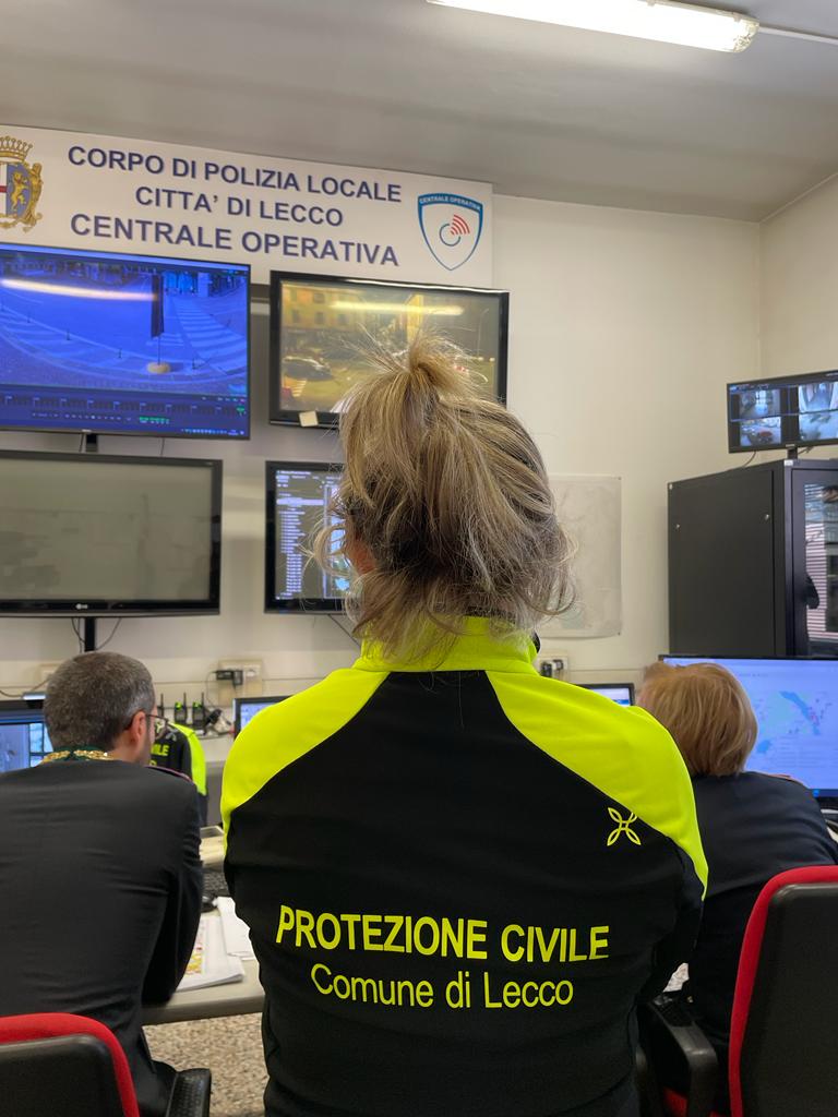 231028 esercitazione congiunta 5