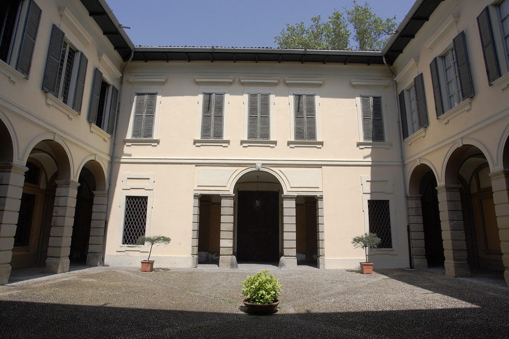 villa manzoni cortile